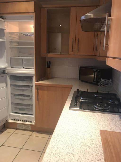 Central Retford 2 Bed Quiet Apartment With Parking Exterior foto